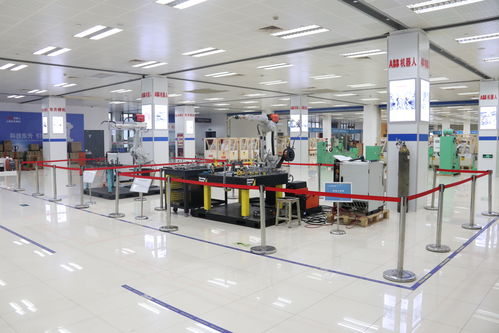 中國五交化互聯(lián)網(wǎng)商會(huì)與江蘇省工商聯(lián)五金機(jī)電商會(huì)會(huì)長周才炳訪問機(jī)器人科創(chuàng)城，深化五金交電產(chǎn)業(yè)合作